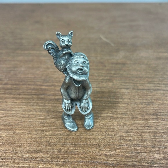 Heritage Pewter Gnome with Squirrel Figurine - Picture 1 of 8